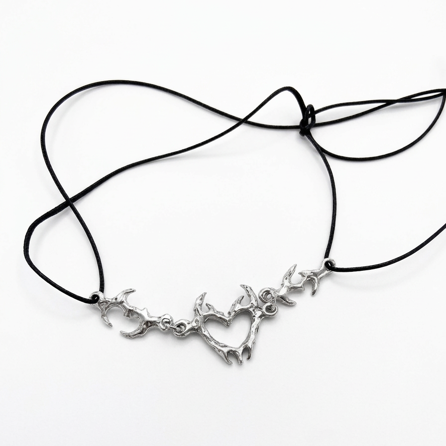 Heart With Thorns, collar de plata de ley 925 hecho a mano por ORAM Studio
