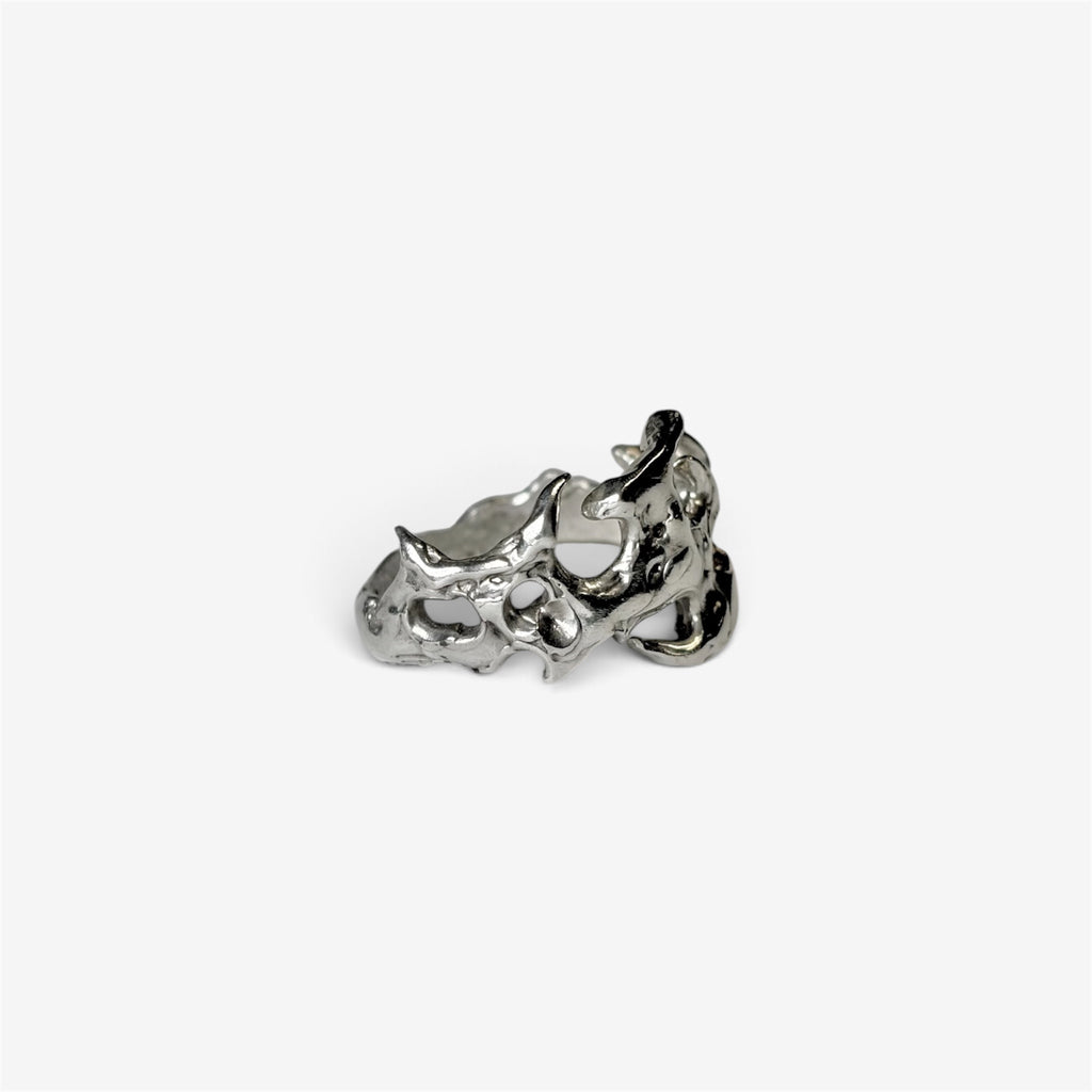 Paris, joya de plata de ley 925 hecha a mano por ORAM Studio