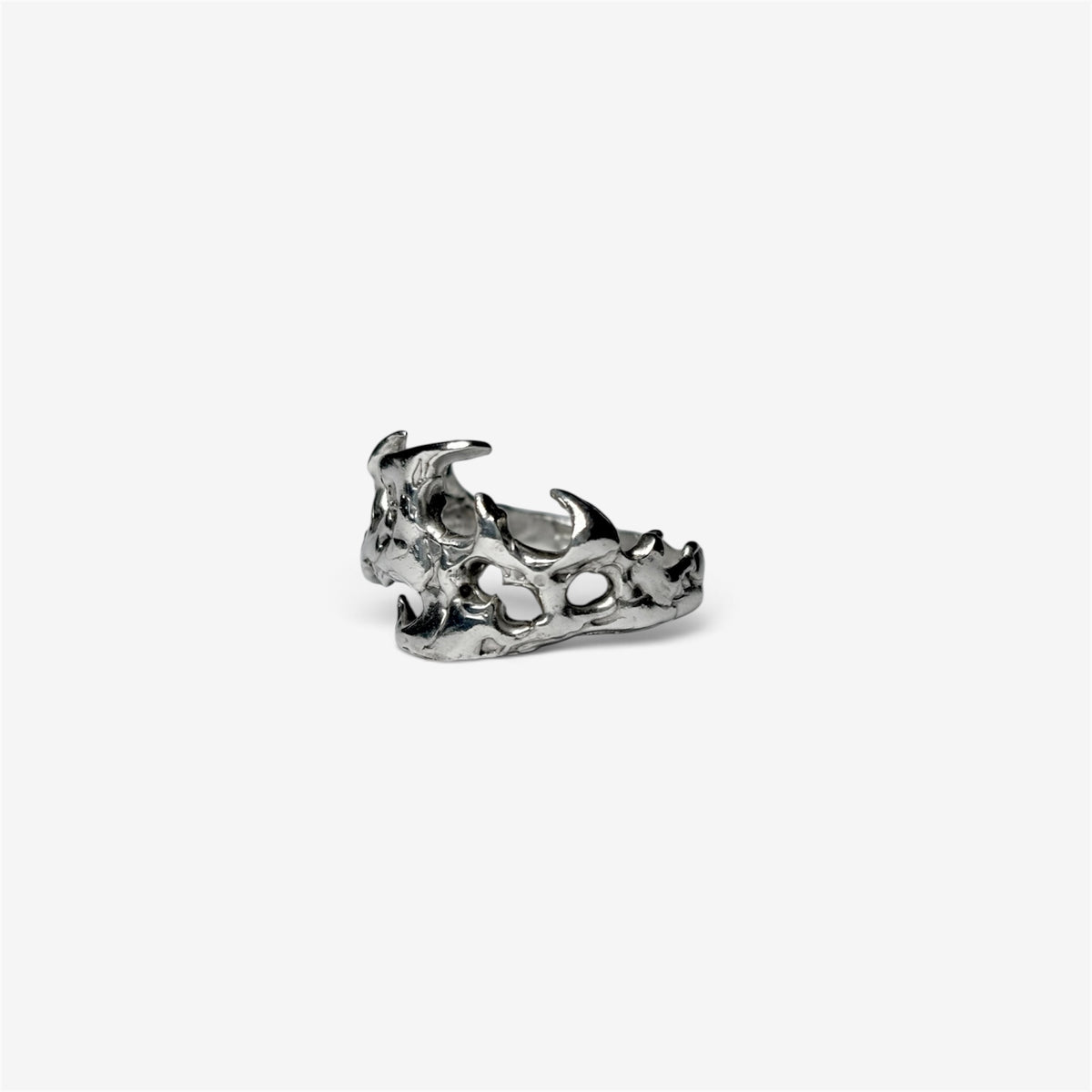 Paris, joya de plata de ley 925 hecha a mano por ORAM Studio
