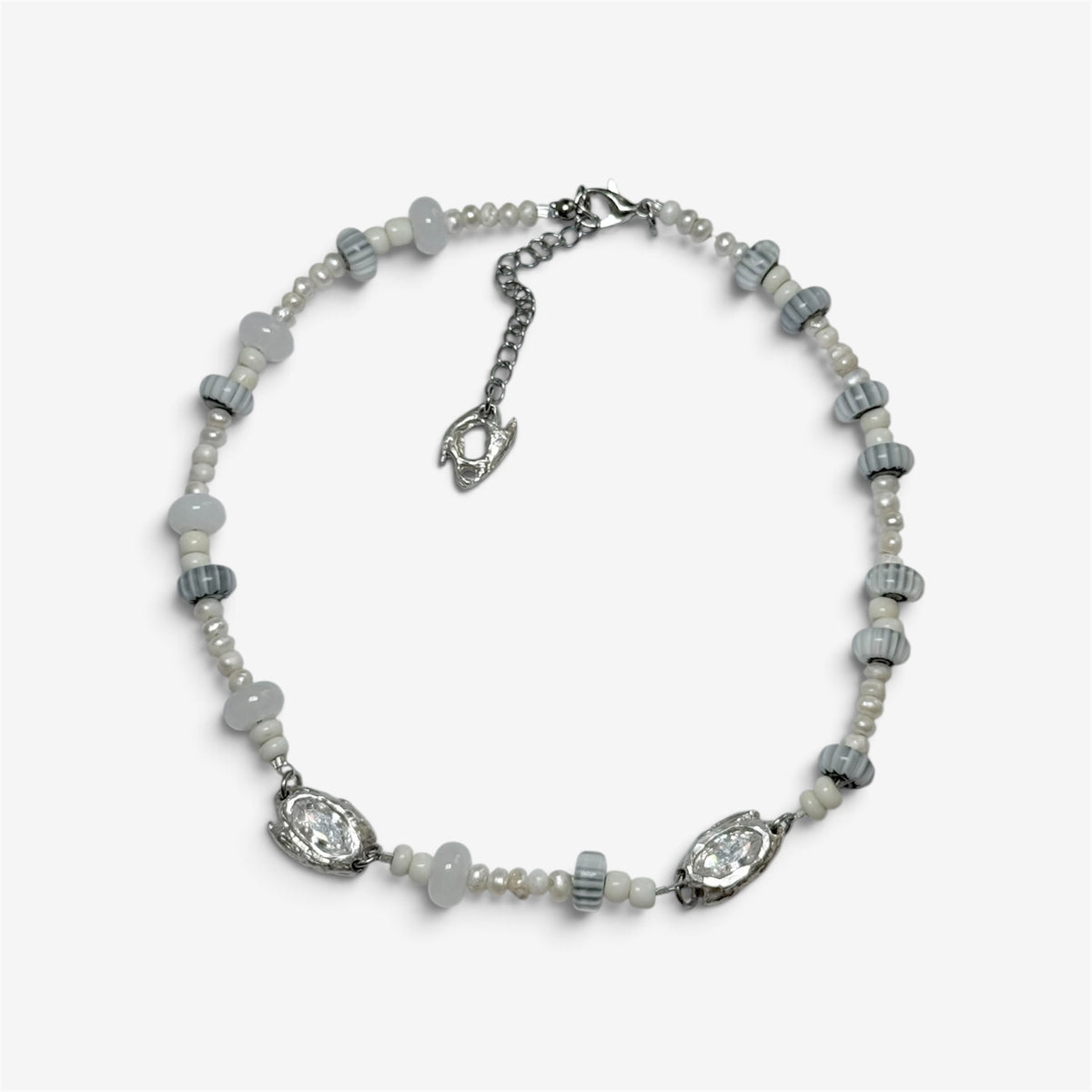 Cloud Bead Necklace, collar con cuentas de vidrio y dije de plata de ley 925