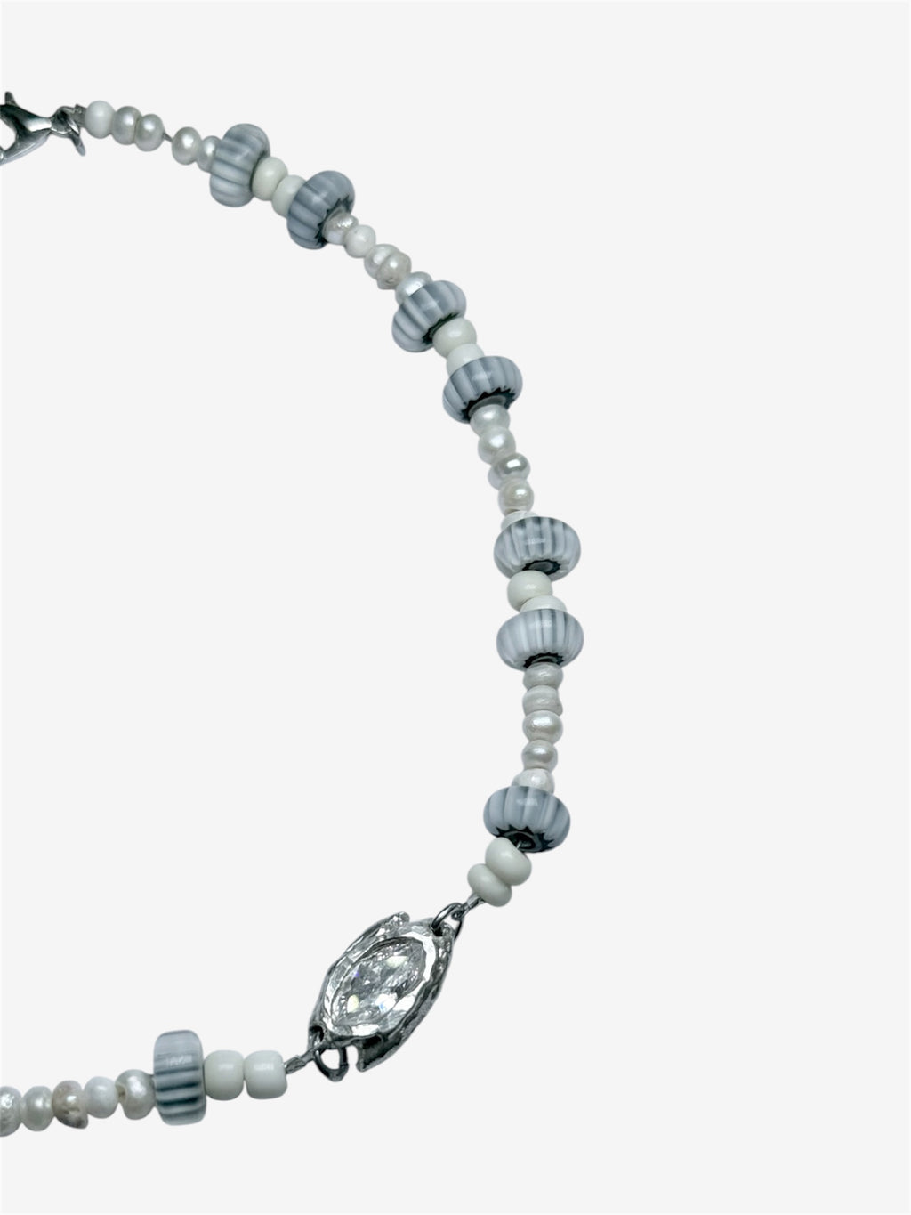 Cloud Bead Necklace, collar con cuentas de vidrio y dije de plata de ley 925
